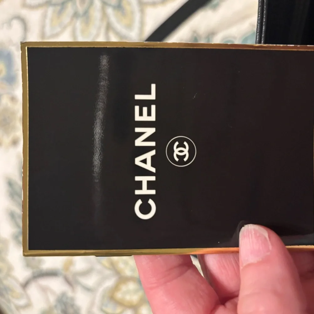 CHANEL Black Shoulder/Tote Bag in Caviar with Gold CC Accents-Beautiful! - Picture 12 of 15